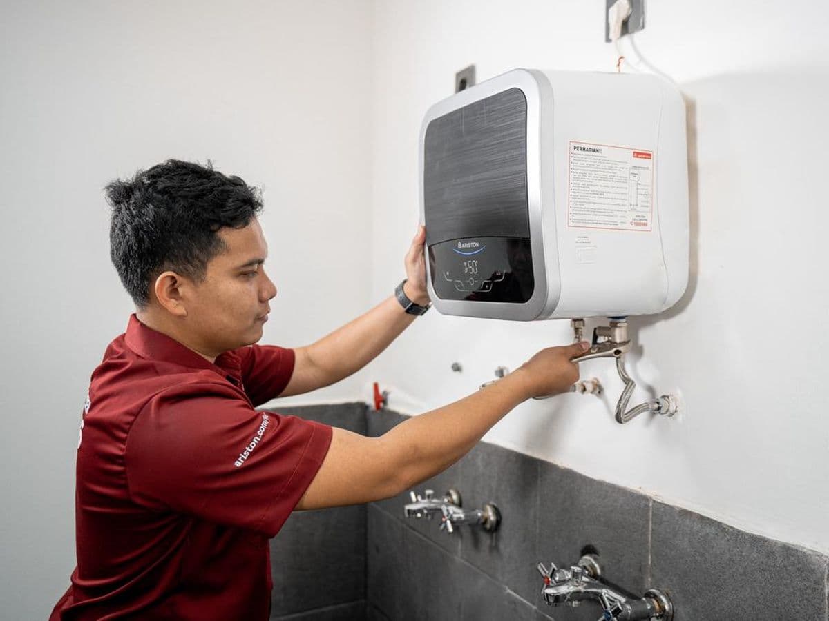 Kok pompa air jadi berisik pas pakai water heater??