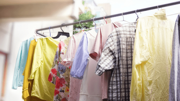 Tips Mencuci Pakaian di Musim Hujan