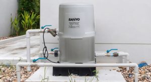 Pompa air Sanyo terpasang di rumah